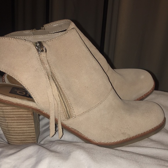 DOLCE VITA
Daylon Suede Bootie - Picture 3 of 11